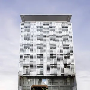 Hotel Beyond ****